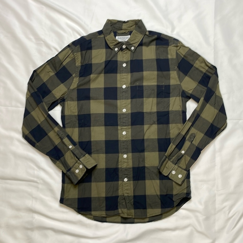 Express Soft Wash Button Down Medium - image 1